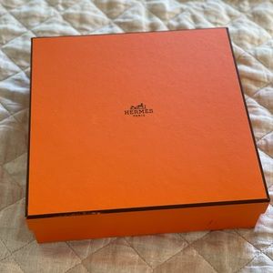 Hermes orange box for change tray